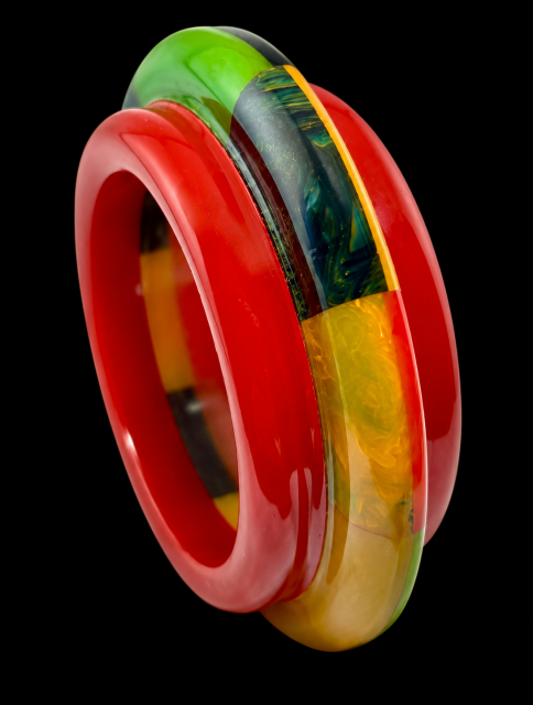 Vintage Shultz Red Multicolor Saturn Bakelite Bangle 